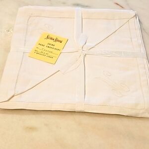 VINTAGE WHITE LINEN NAPKINS NEIMAN MARCUS SET OF 6 EMBROIDERED LETTER N